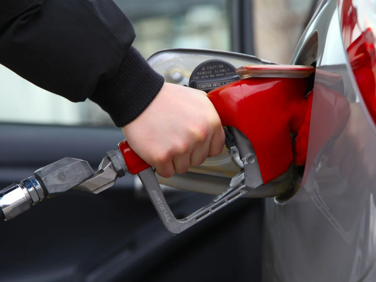 put fuel in car